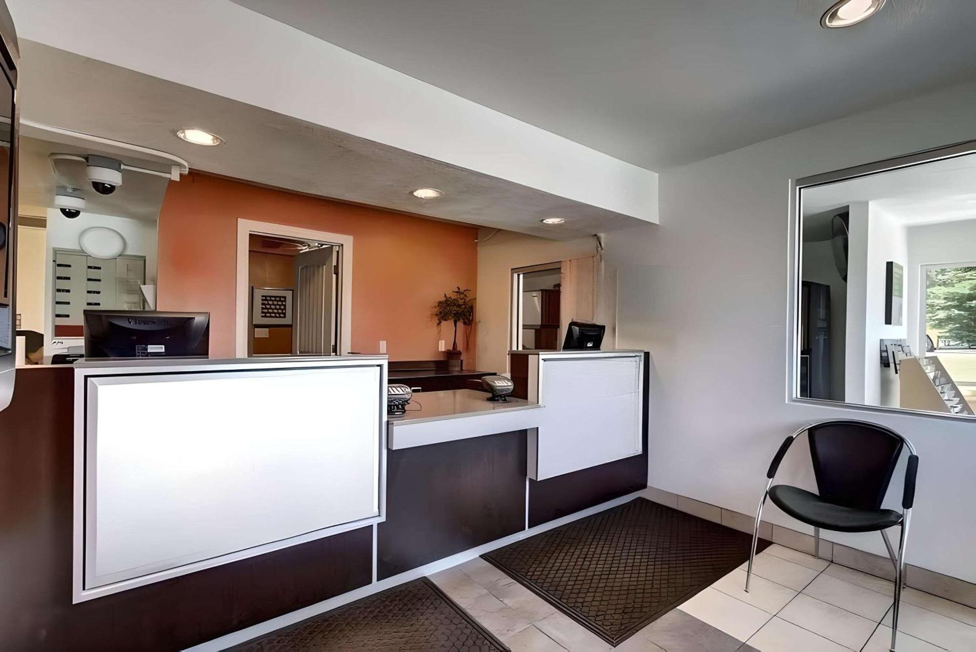 Econo Lodge ミッドベール エクステリア 写真