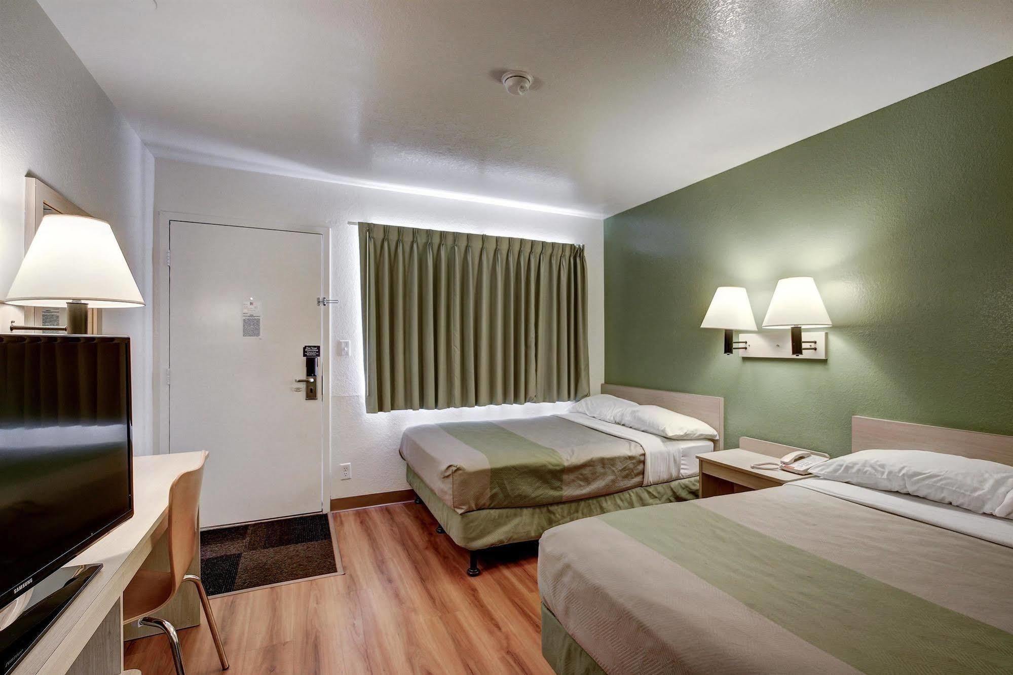 Econo Lodge ミッドベール エクステリア 写真