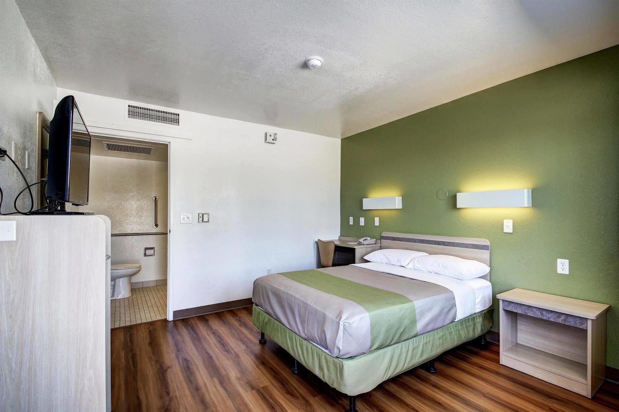Econo Lodge ミッドベール エクステリア 写真